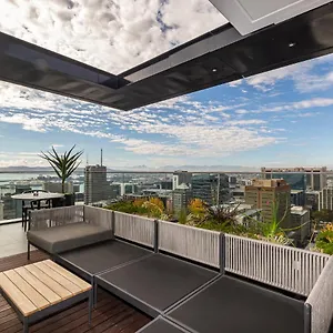 https://beautiful-family-apartment-with-amazing-views-16-on-bree.hotels-capetown.com