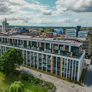 https://vichy-the-glass-house-vip-luxury-stay-with-gym-cinema.yorkshirehotels.net